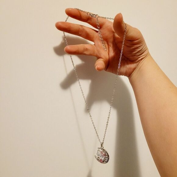 Brand new Hello Kitty Necklace - Picture 4 of 5